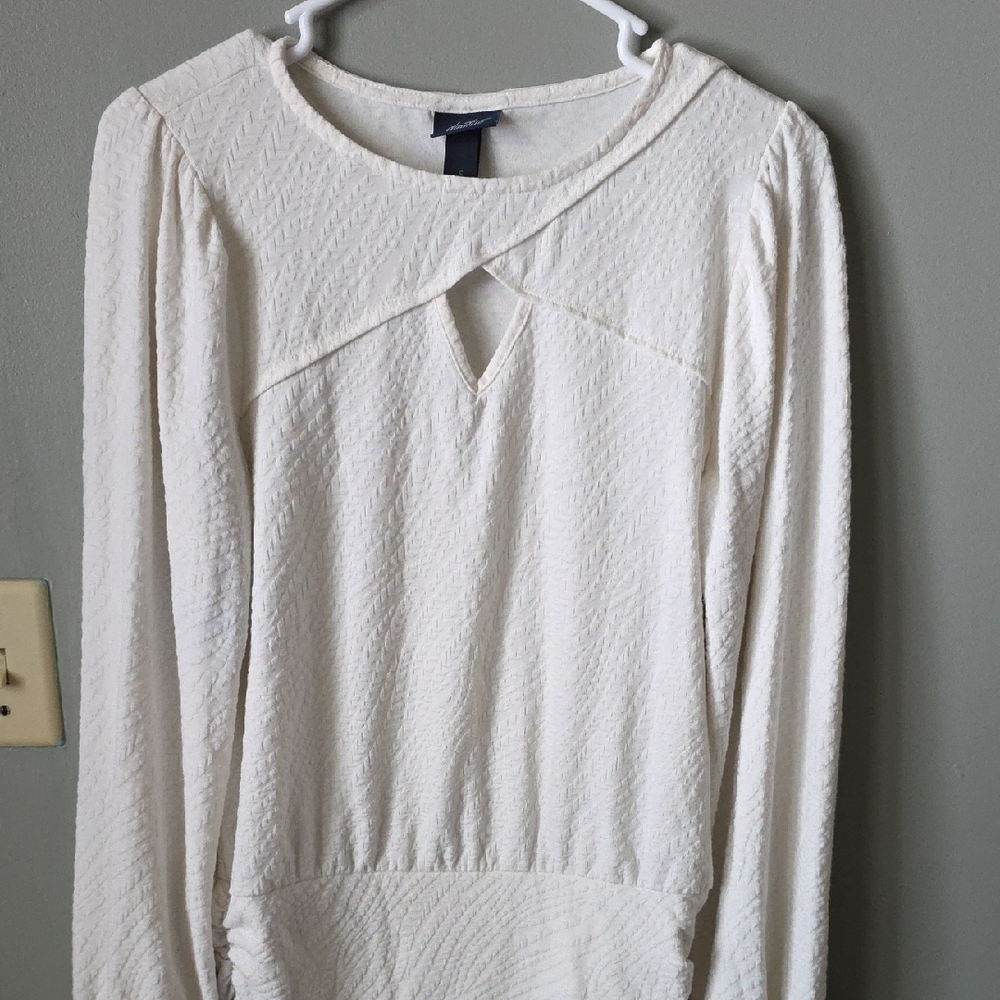 Daytrip Cream Textured Top with Keyhole Neckline